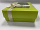 Zielone pudełko z makaronem z przejrzystą pokrywą